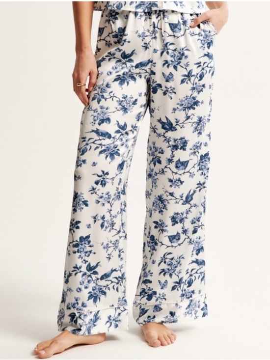 Abercrombie & Fitch Other - Abercrombie & Fitch Bird & Flower Print Satin Pajama Bottoms L